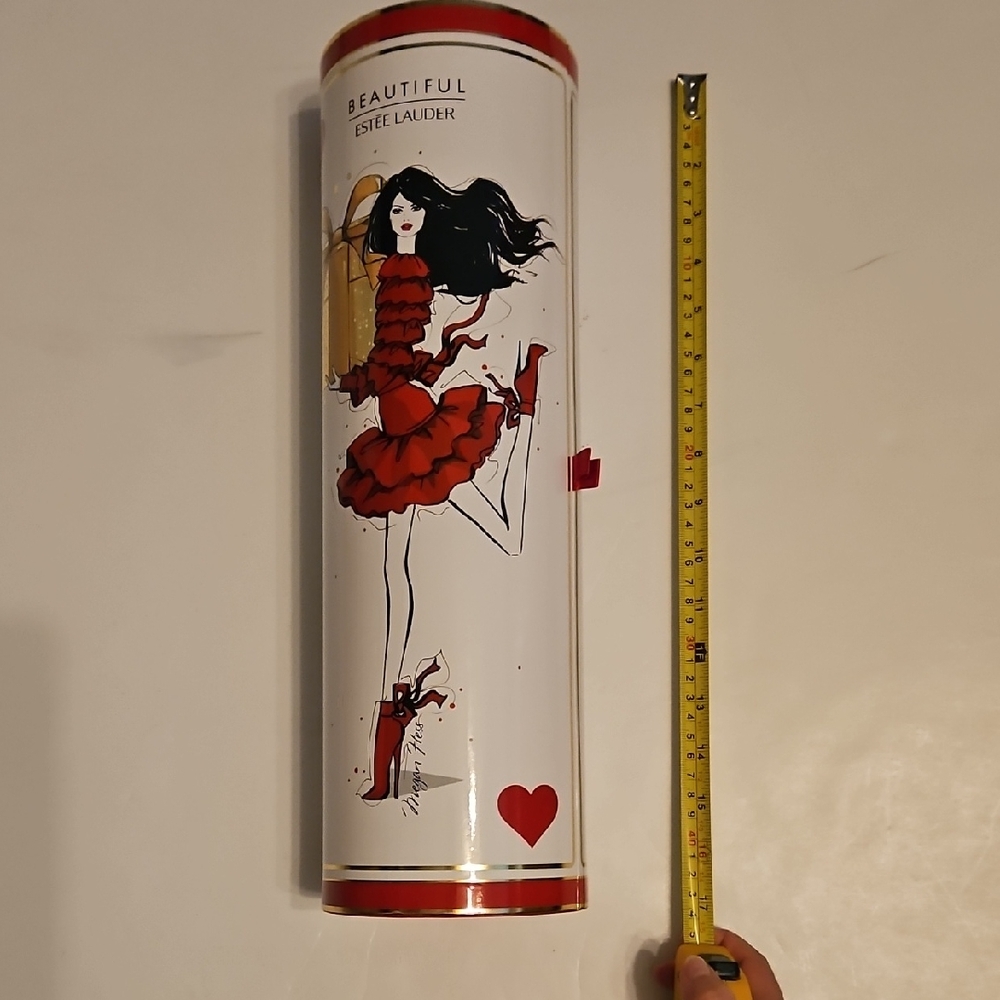 Estée Lauder Beautiful Red and White container